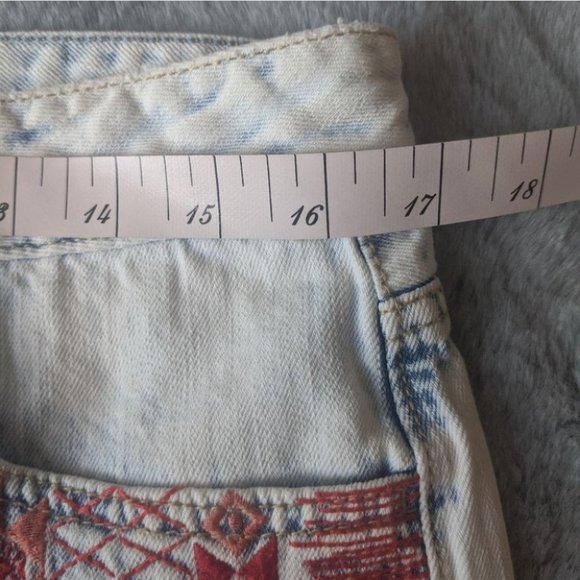 Design Lab Red Embroidered Shorts  Raw Hem - Picture 5 of 7